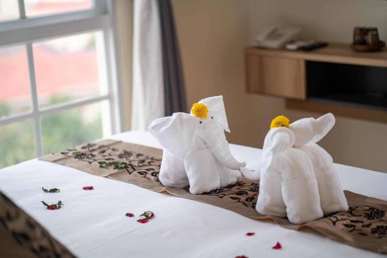 Tk View Hotel & Apartment Phnom Penh Esterno foto